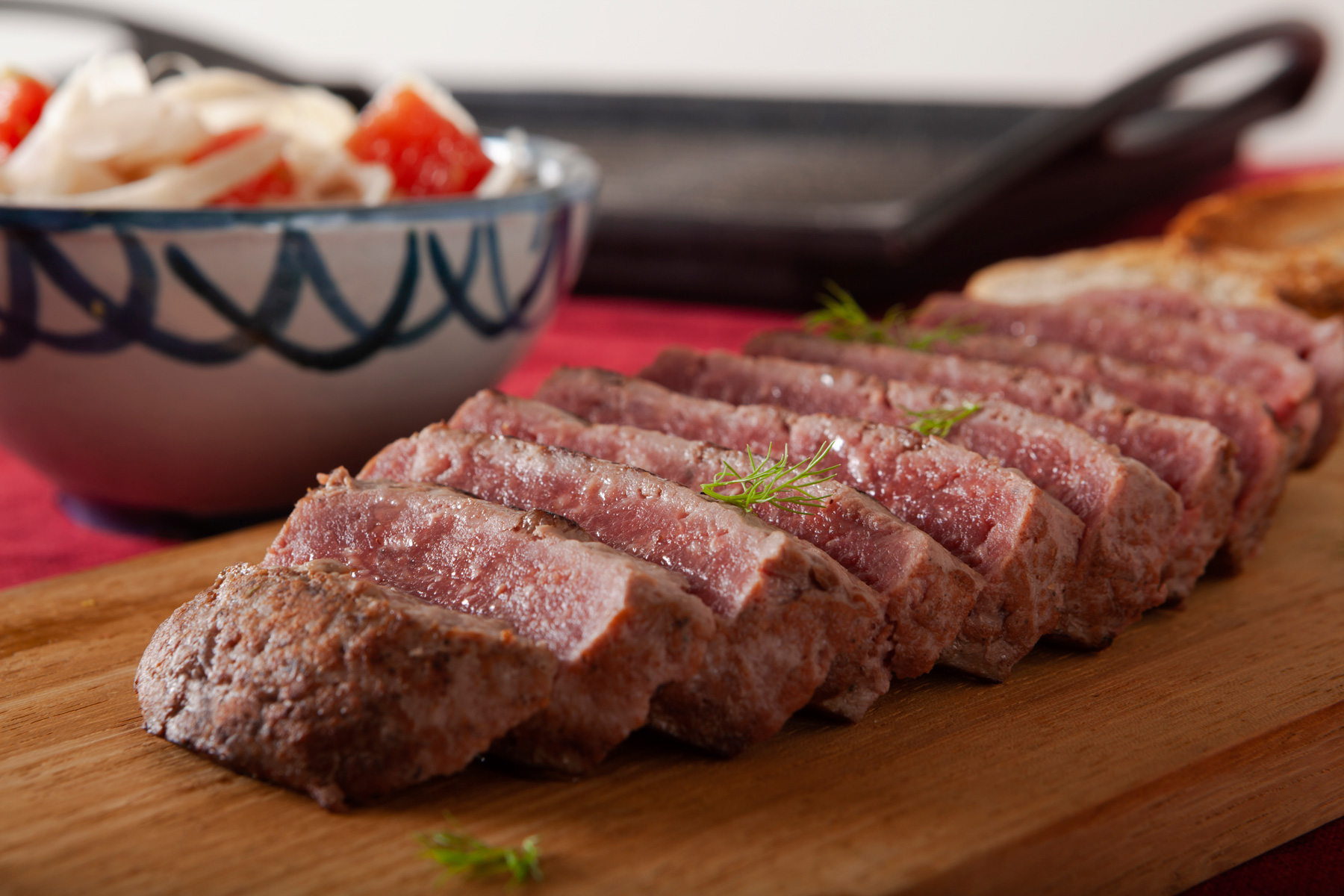 Tagliata di Hamburger di Scottona con Insalata di Finocchi e Pompelmo