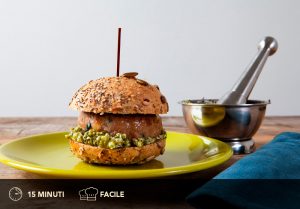 panino_hamburger_vitello_mozzarella_spinaci_pesto_rucola_anteprima